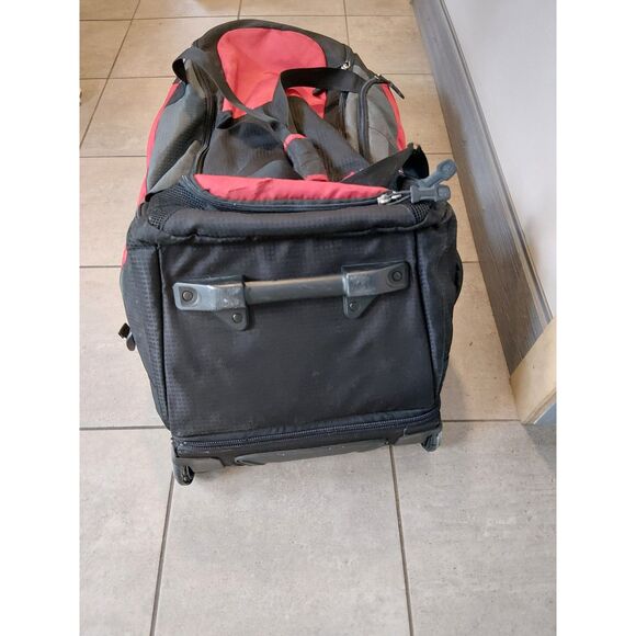 SWISS GEAR SIERRE II LIGHTWEIGHT ROLLING DUFFLE ROLLER LUGGAGE SPORT TRAVEL BAG - Picture 5 of 16